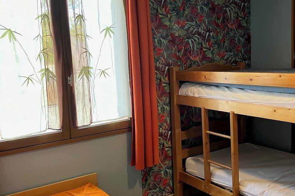 Apartamento entero, Ground floor apartment in detached house. in Les Salles-sur-Verdon, Parc naturel régional du Verdon