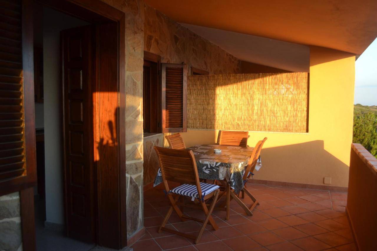 Appartement entier, Il Tramonto - appartamento in prima fila, fronte spiaggia con vista mare panoramica - in Funtana Meiga, Cabras