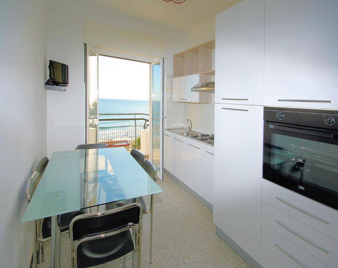 Apartamento entero, Xxv Aprile 2 Int 10 Frontemare 3 in Andora, Riviera di Ponente