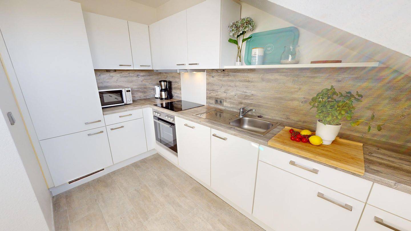 Ganze Wohnung, Helle, moderne 2-Zimmer-Ferienwohnung für 4 Personen mit Balkon an der Ostsee in Grömitz, Ostholstein