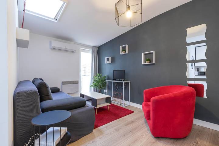 Gîte pour 2 personnes, avec Balcon dans Place Massena