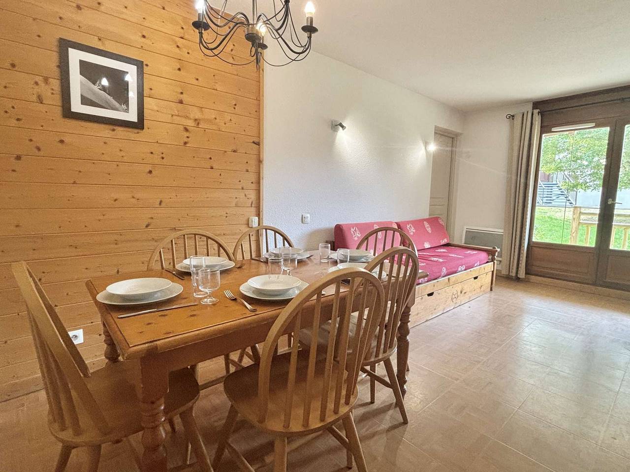 Entire apartment, Family apartment in Flumet with pool and parking in Flumet, Albertville region