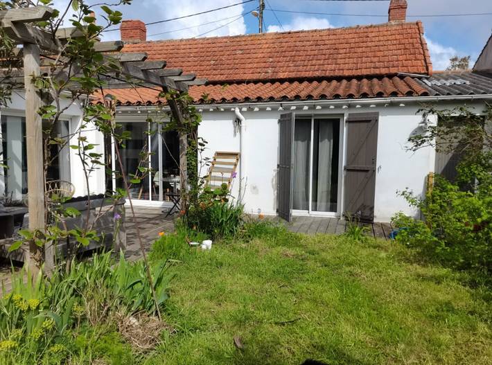 Gîte pour 6 personnes, avec terrasse et jardin, animaux acceptés