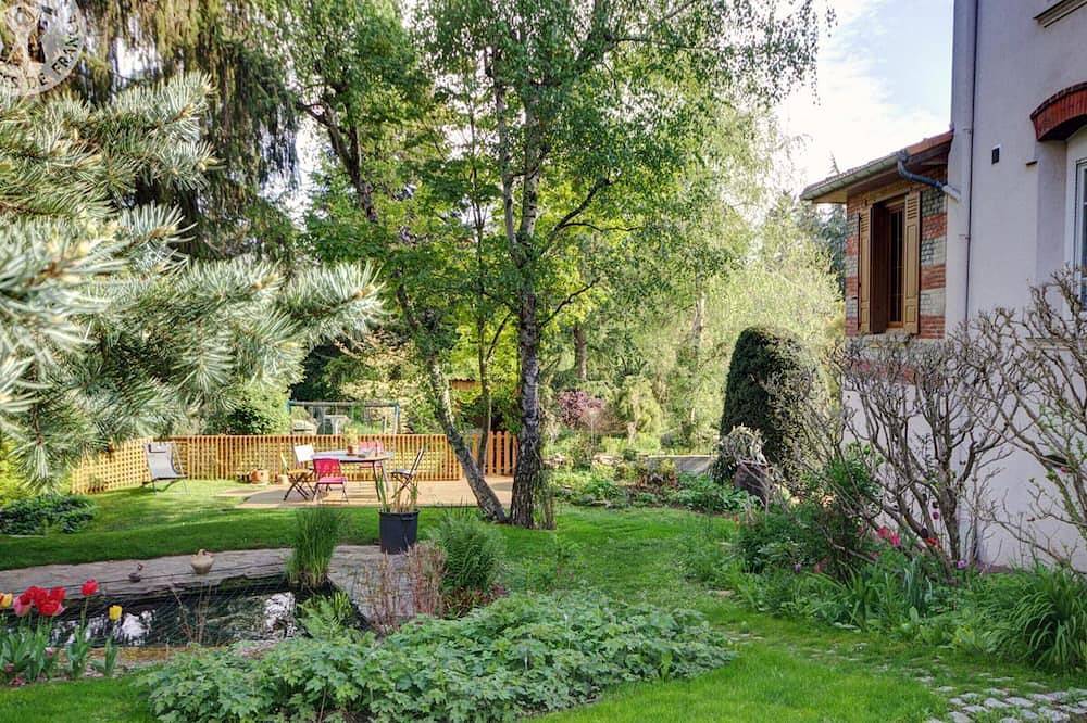 Appartement entier, Appartement charmant avec jardin - 2 pers. in Andrézieux-Bouthéon, Montbrison