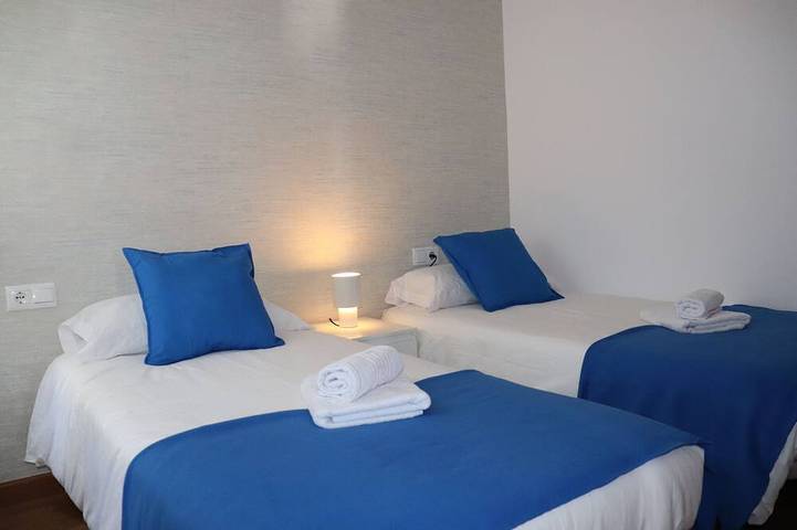 Ganze Wohnung, Apartment in front of the beach of Coira in the center of Portosin in Praia de Coira (Porto do Son), Porto do Son