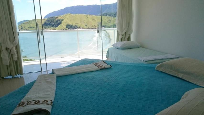 Casas e apartamentos de temporada para 3 pessoas, com vista e piscina e ainda jardim em Barequeçaba