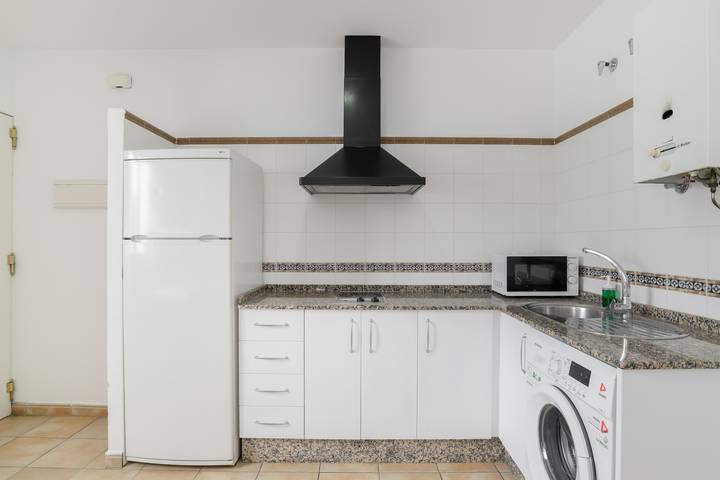 Apartamento entero, Apartamento Pérez Zara 4 cerca del mar con terraza y Wi-Fi in Conil de la Frontera, Costa de la Luz