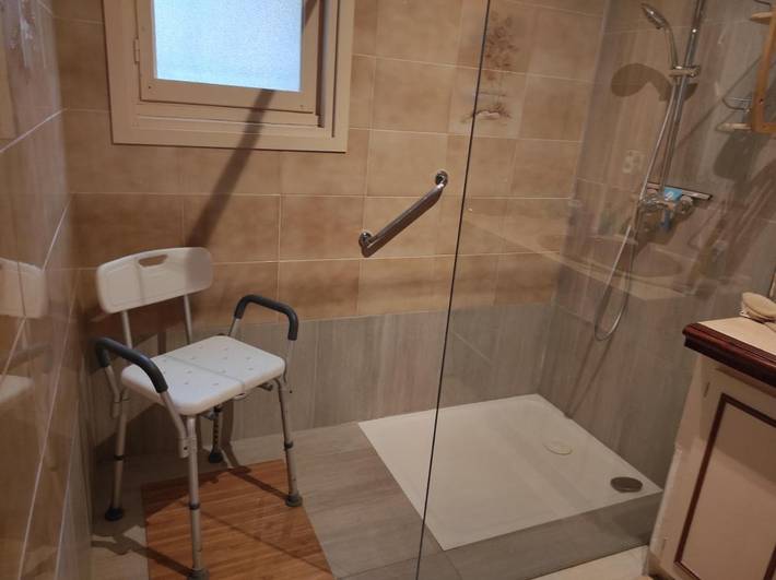 Location de vacances pour 8 personnes, avec terrasse ainsi que vue et piscine, animaux acceptés dans Sentier des Ocres - 4