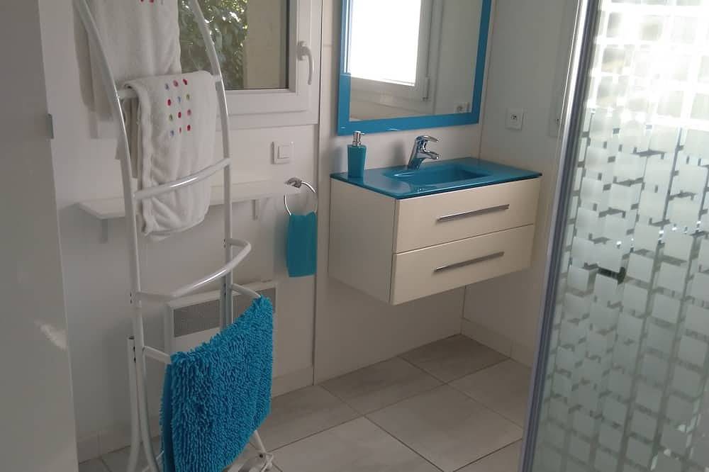 Appartement entier, Vue panoramique, avec piscine: entre mer et montagne, au calme. in Laroque-des-Albères, Côte méditerranéenne (France)