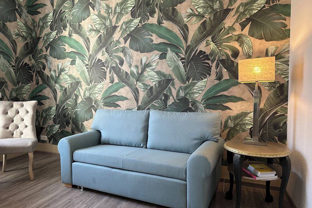 Ganze Wohnung, Villakrocker – Elberadweg trifft Wandkunstwerk in Burg (Magdeburg), Burg bei Magdeburg