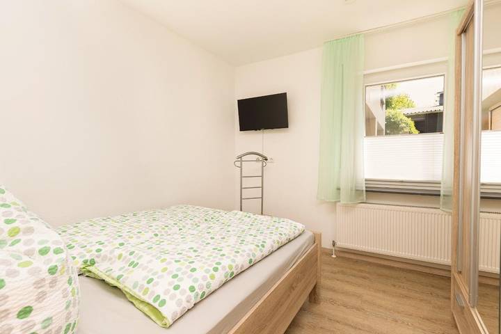 Ganze Wohnung, Ferienwohnung Schwallmann - Ferienwohnung mit eigenem Freisitz und Blick zum Bach in Wilnsdorf, Kreis Siegen-Wittgenstein