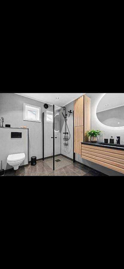 Ferienwohnung für 7 Personen, mit Terrasse und Garten in Leknes - 3