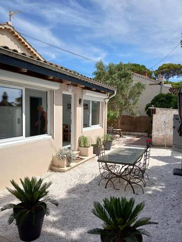 Gîte pour 4 personnes, avec terrasse dans Plage La Capte