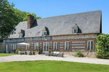 Cottage pour 2 personnes, avec terrasse ainsi que jardin et vue, animaux acceptés à Sainte-Colombe