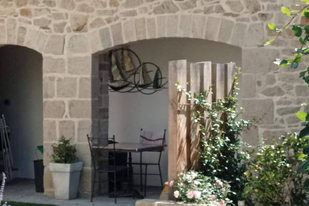 Charmant gîte de vacances au bord de la rivière pour 2 personnes avec Wifi gratuit in Bieuzy, Région de Pontivy