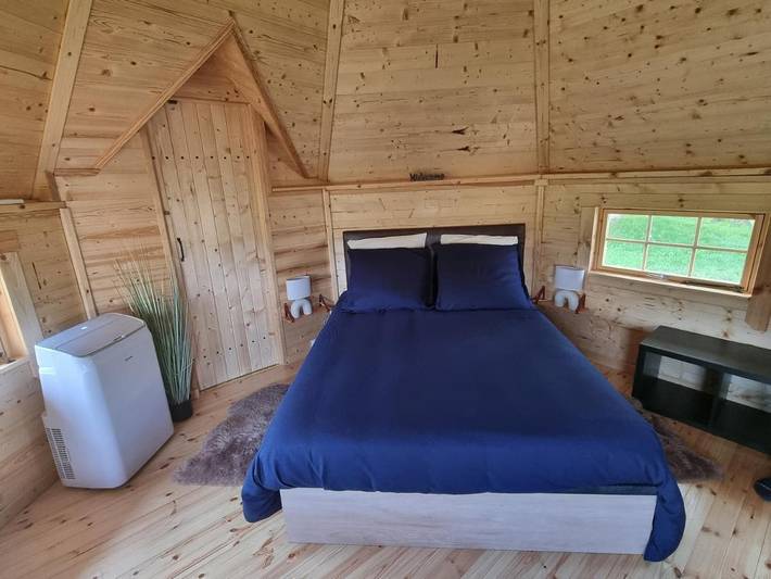 Tent in Mosson, Région de Montbard