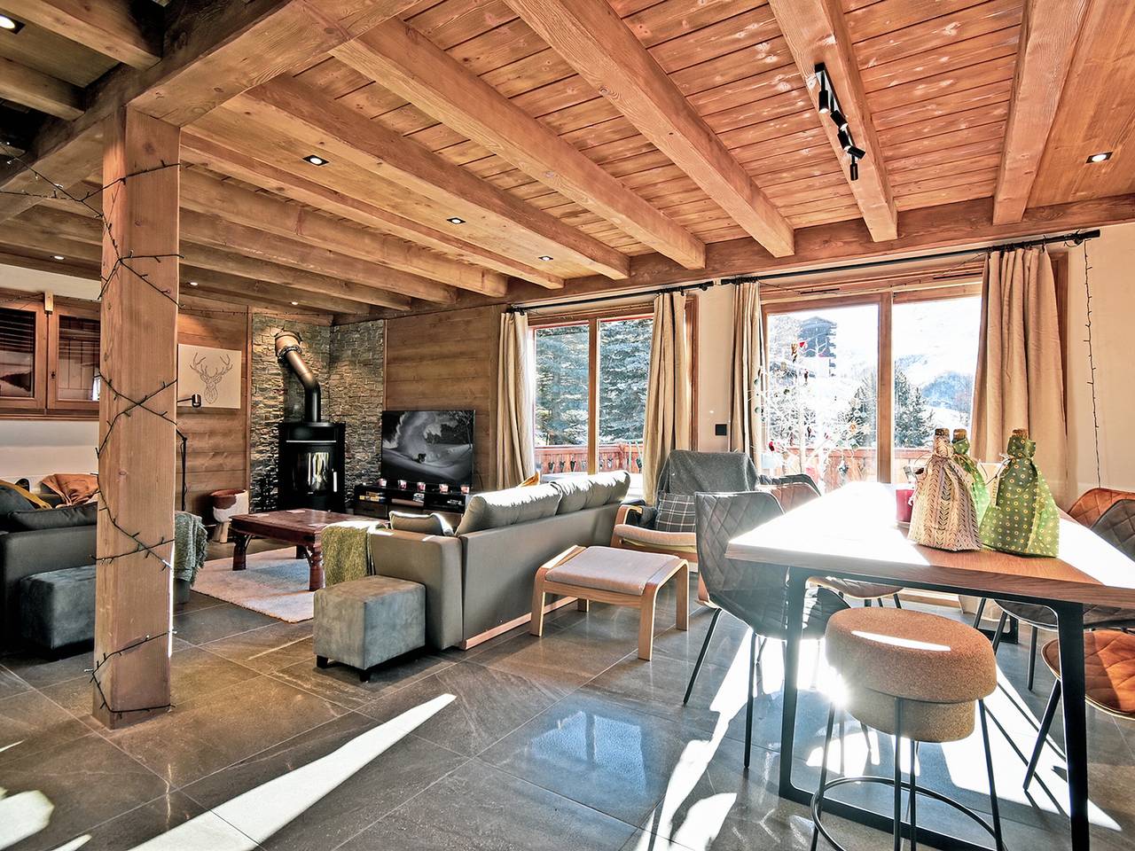 Chalet familial aux Menuires, sauna, parking, proche pistes de ski in Les Menuires, Saint-Martin-de-Belleville