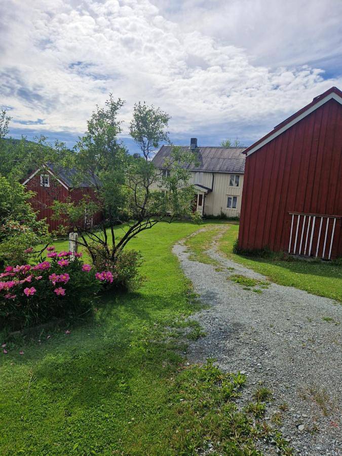 Ferienhaus für 9 Personen, mit Ausblick und Garten - 1
