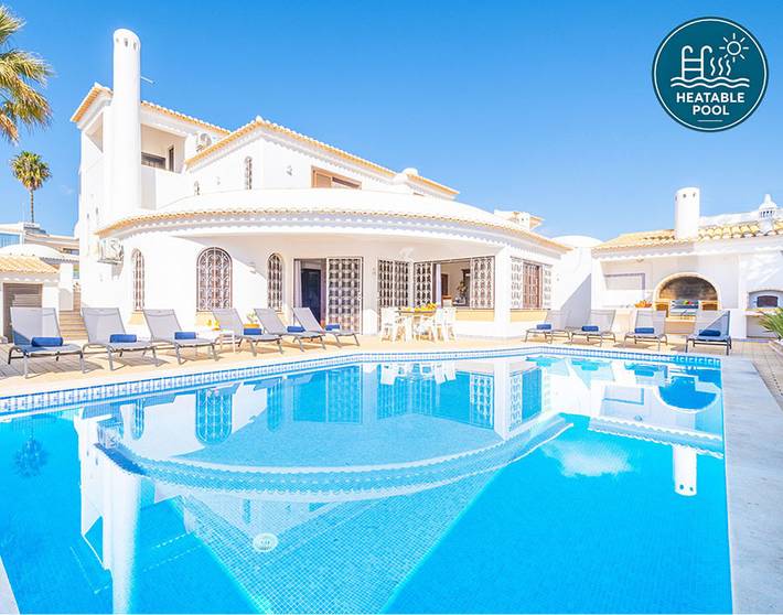 Villa for 12 people, with Balcony and Terrace as well as Garden in Albufeira