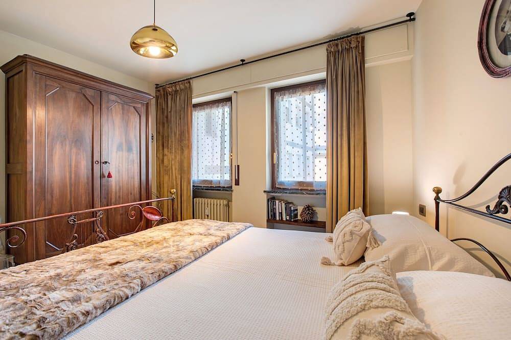 Entire apartment, Nid des Alpes - Elegance in the Heart of Courmayeur in Courmayeur, Wallisian Alps