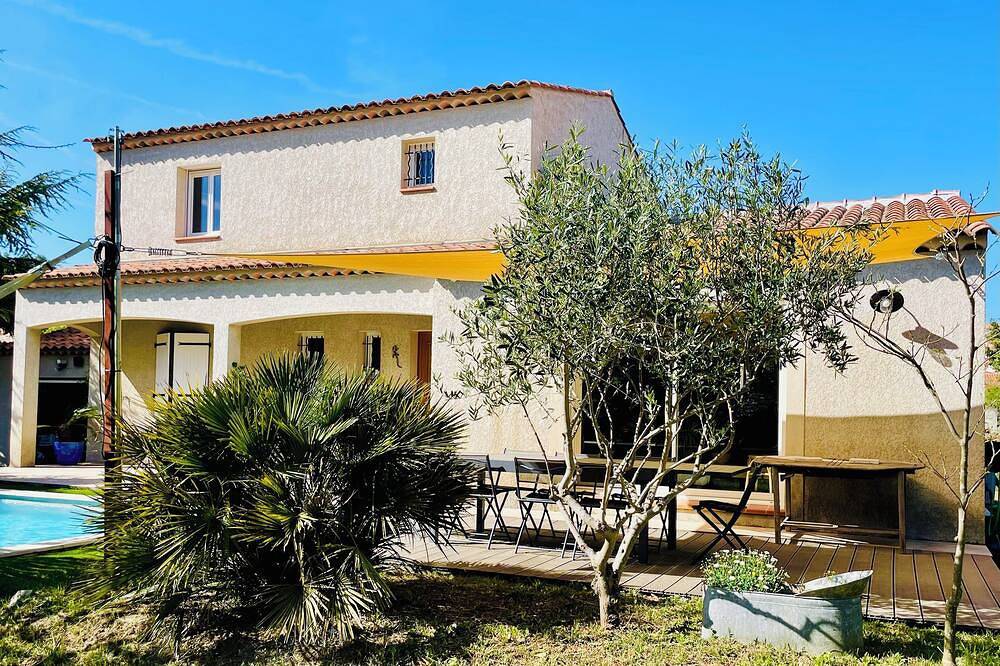 Pool villa near Cassis 8/9 sleeps Roquefort-La-Bédoule in Roquefort-la-Bédoule, Marseille region
