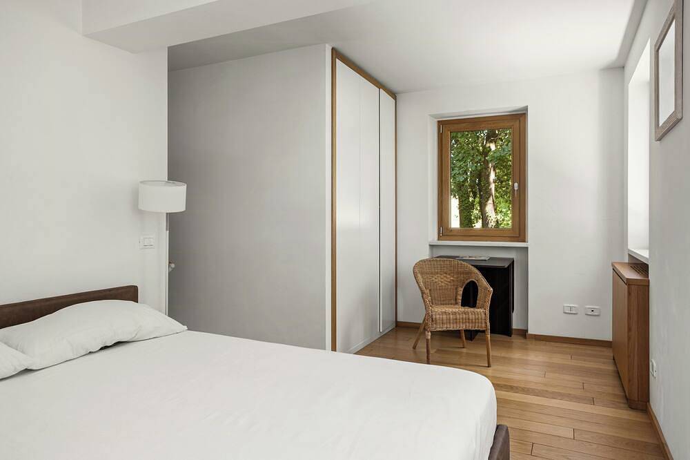 Villa sur le lac de Bracciano avec plage privée in Anguillara Sabazia, Lac de Bracciano