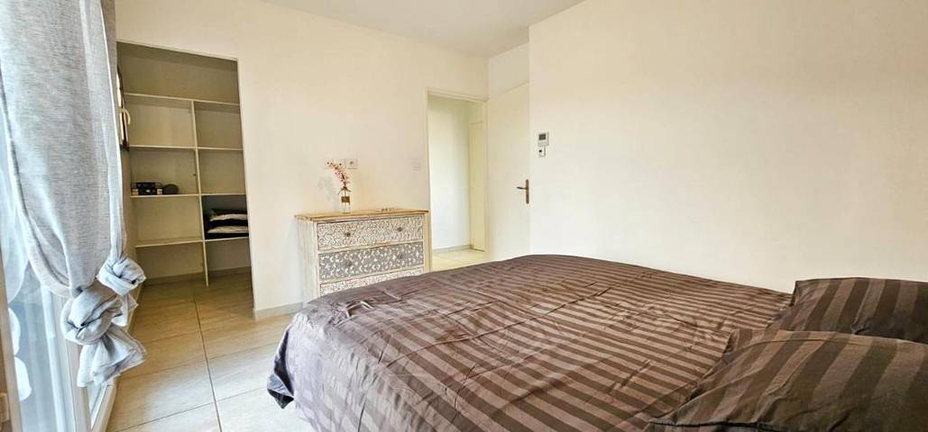 Location de vacances pour 8 personnes, avec terrasse et piscine à Pennautier - 3