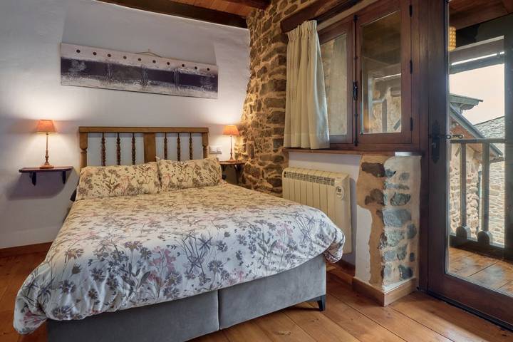 Casa Rural 'El Sardón 3' con Vistas a la Montaña, Wi-Fi y Aire Acondicionado in Bembibre, Cordillera Cantábrica