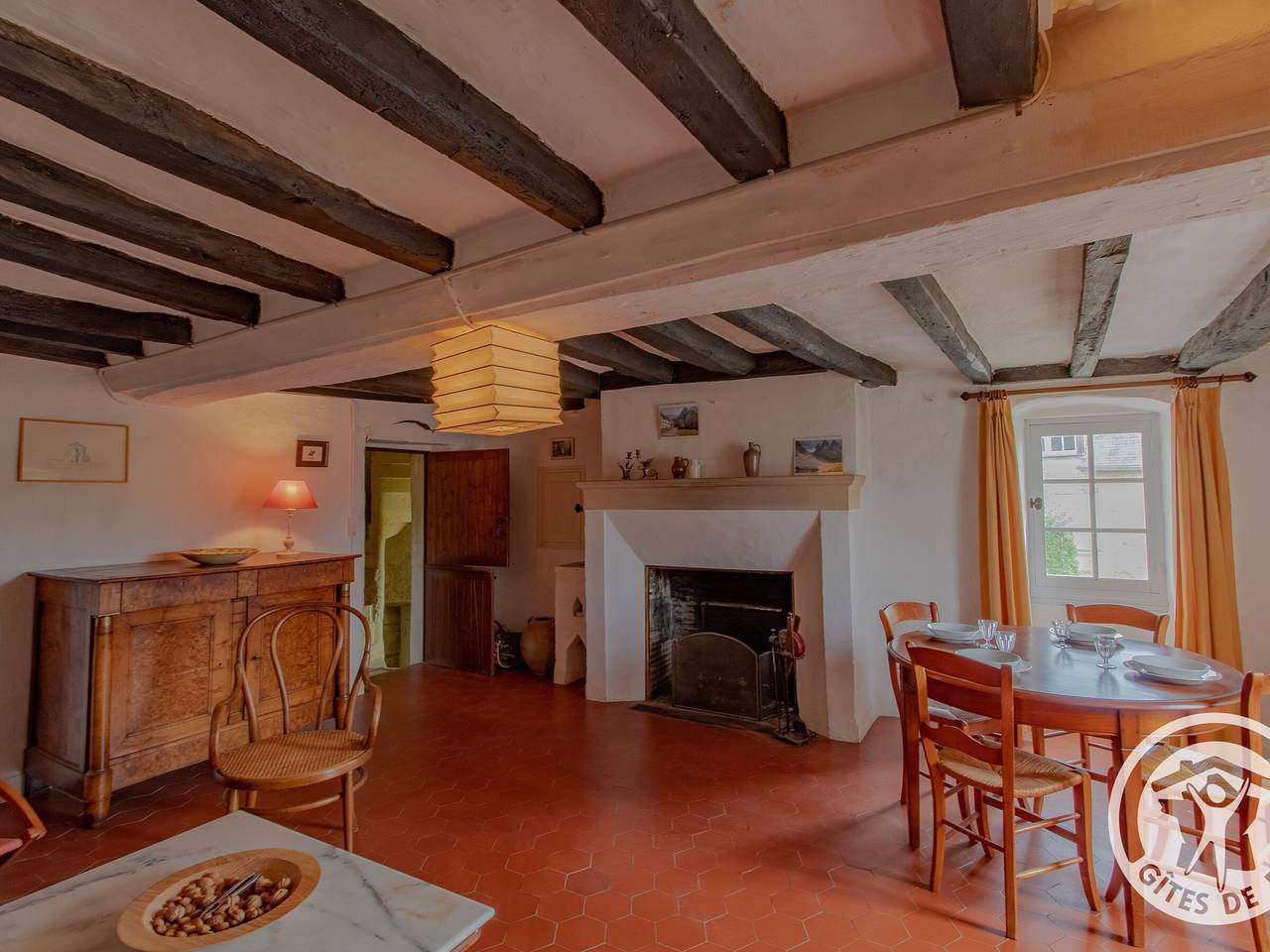 Maison 15ème siècle à Huillé, 2 ch, jardin, cheminée, proche Loir et pistes cyclables in Huillé-Lézigné, Région d'Angers