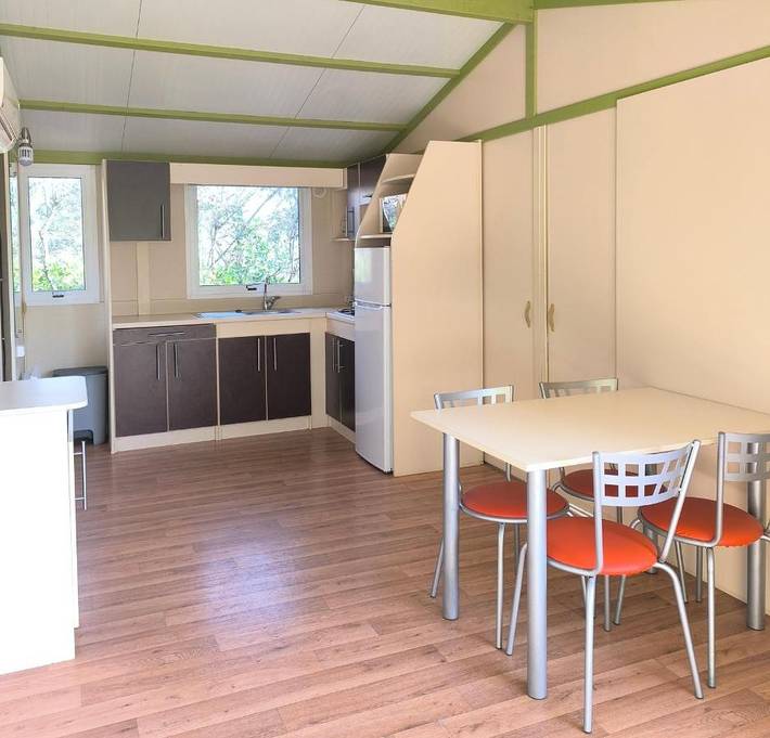 Location de vacances pour 5 personnes, avec piscine ainsi que jardin et terrasse à Balazuc - 4