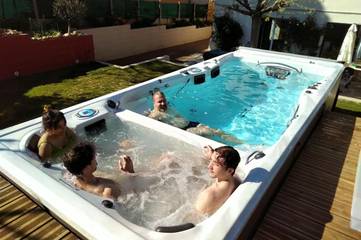 Chambre d’hôte pour 4 personnes, avec jacuzzi ainsi que jardin et piscine à Oullins