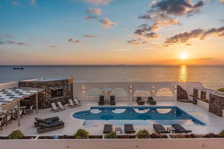 Maison d’hôte pour 2 personnes, avec piscine ainsi que vue et jardin à Santorin - 2