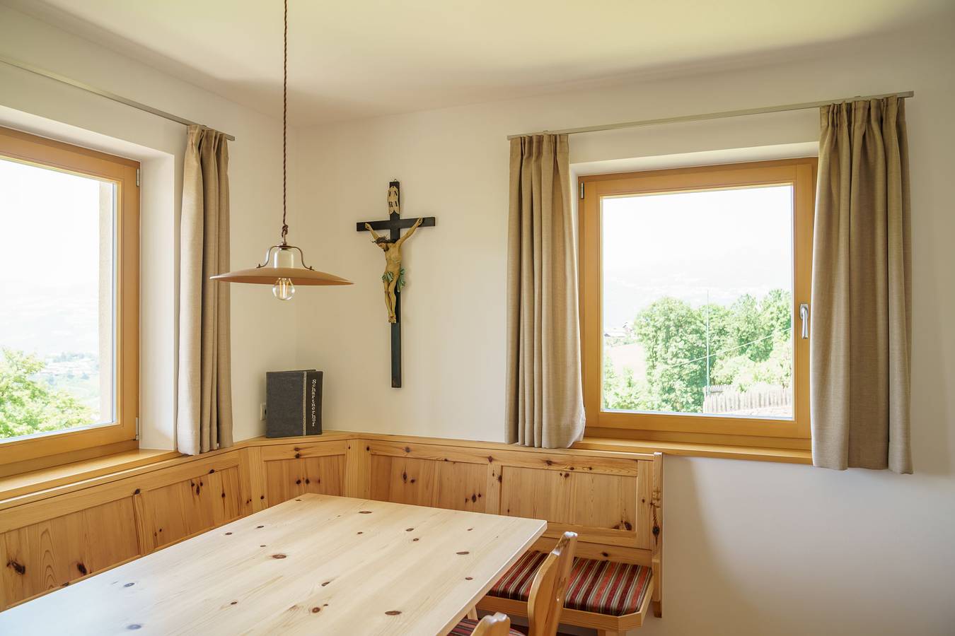 Ganze Wohnung, Ferienwohnung 'Schartnerhof Lavendel' mit Bergblick, privater Terrasse und Wi-Fi in Ums, Völs am Schlern