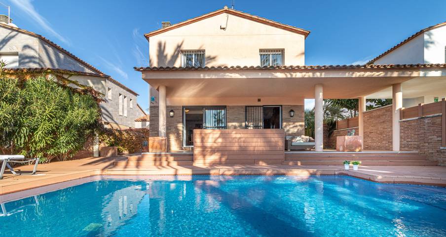 Villa pour 10 personnes, avec terrasse à Empuriabrava