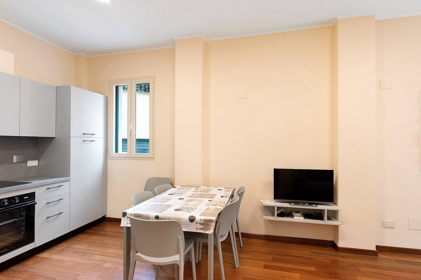 Holiday Home 'Appartamento A7' with Private Terrace and Air Conditioning in San Remo, Sanremo Municipality