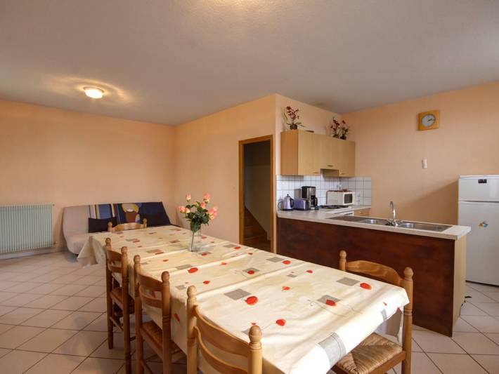 Gîte pour 6 personnes, avec Jardin dans Montbrison - 2