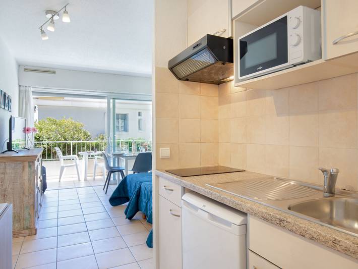 Ganzes Studio, Klimatisiertes Studio Nahe Strand und Geschäften mit Balkon, WLAN und Parkplatz in Saint-Raphaël, Massif de l'Esterel