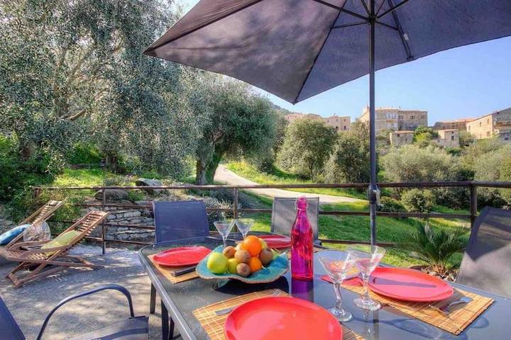 Location de vacances pour 2 personnes, avec Terrasse ainsi que Jardin et Vue à Urtaca