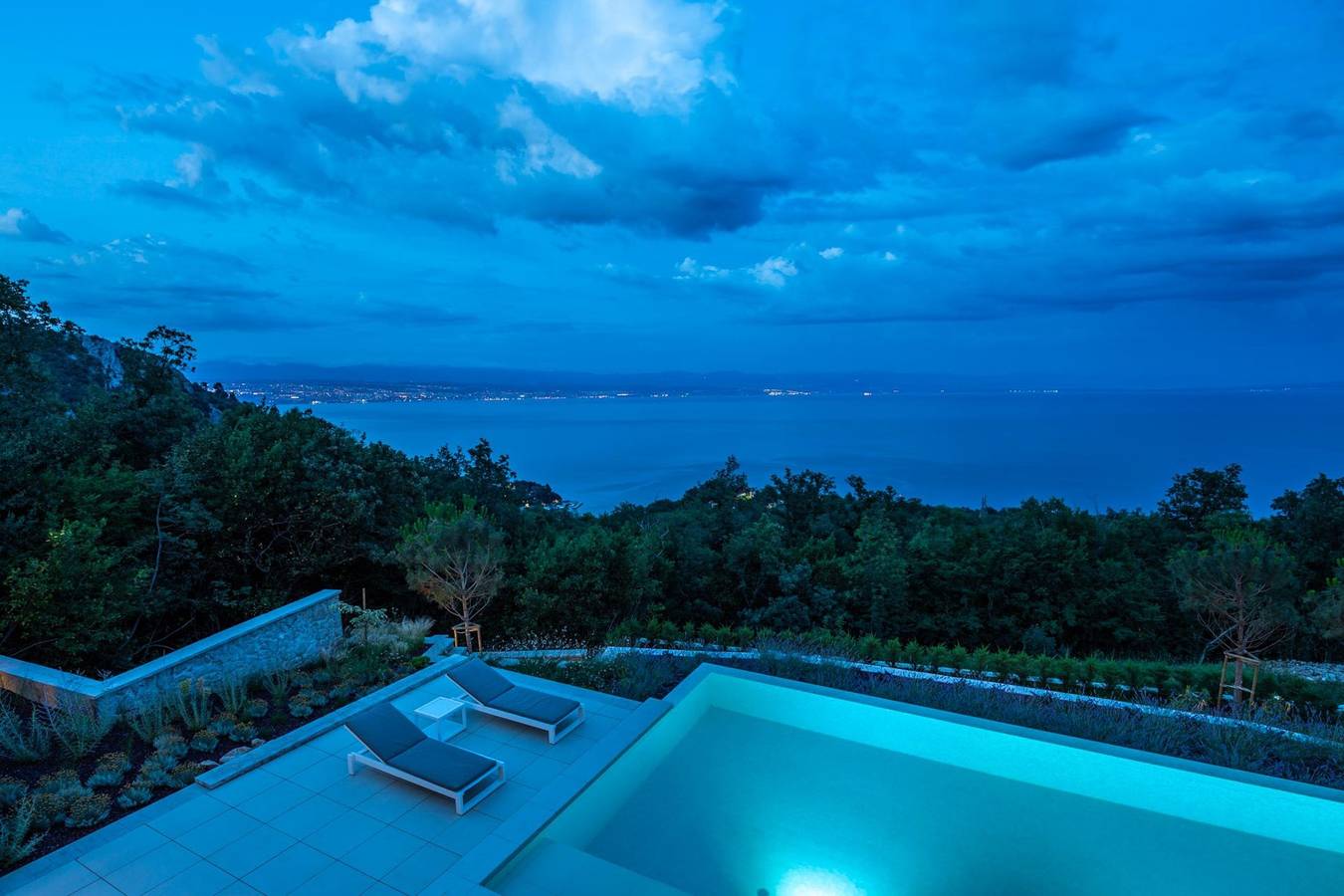 Villa für 10 Personen mit Balkon in Medveja, Opatija Riviera