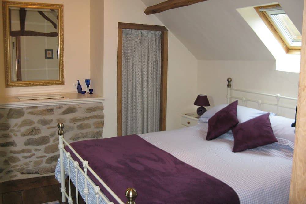 Charmante maison dans un hameau isolé de Chabrenas avec utilisation de la piscine in Meuzac, Région de Limoges