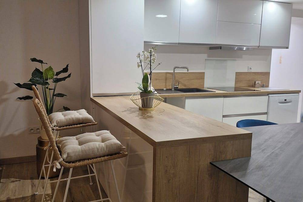 Entire apartment, 2/4-person ground-floor apartment with in Saint-Jean-Pied-de-Port, Bayonne region