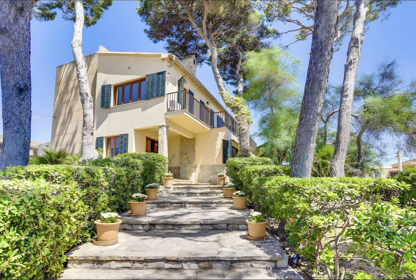 Ampia Villa sul Mare con Piscina Privata di Acqua Salata in Can Pastilla, Palma di Maiorca