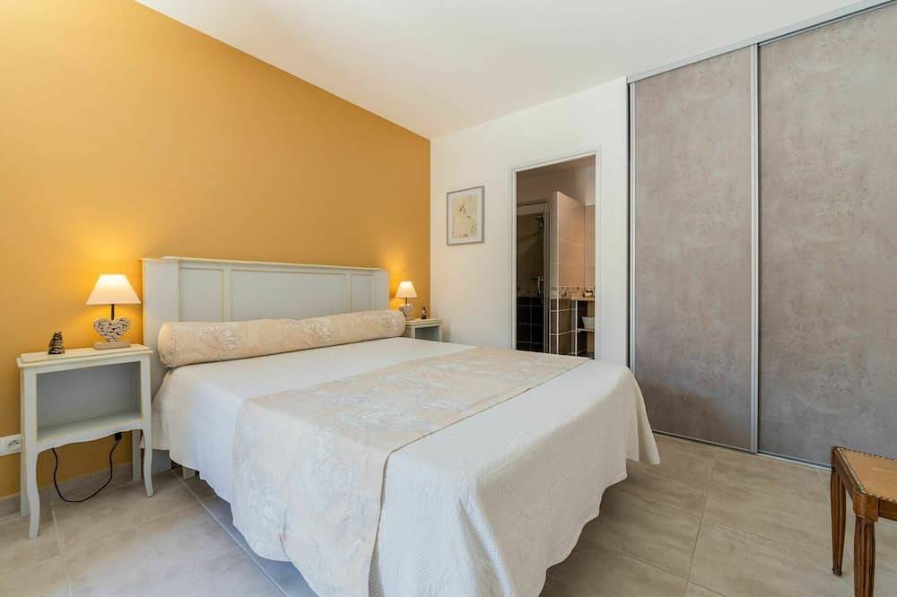 Schönes alleinstehendes Ferienhaus mit  W-Lan, Klimaanlage, privatem Pool, Tv und Terrasse in Valréas, Enclave de Valreas