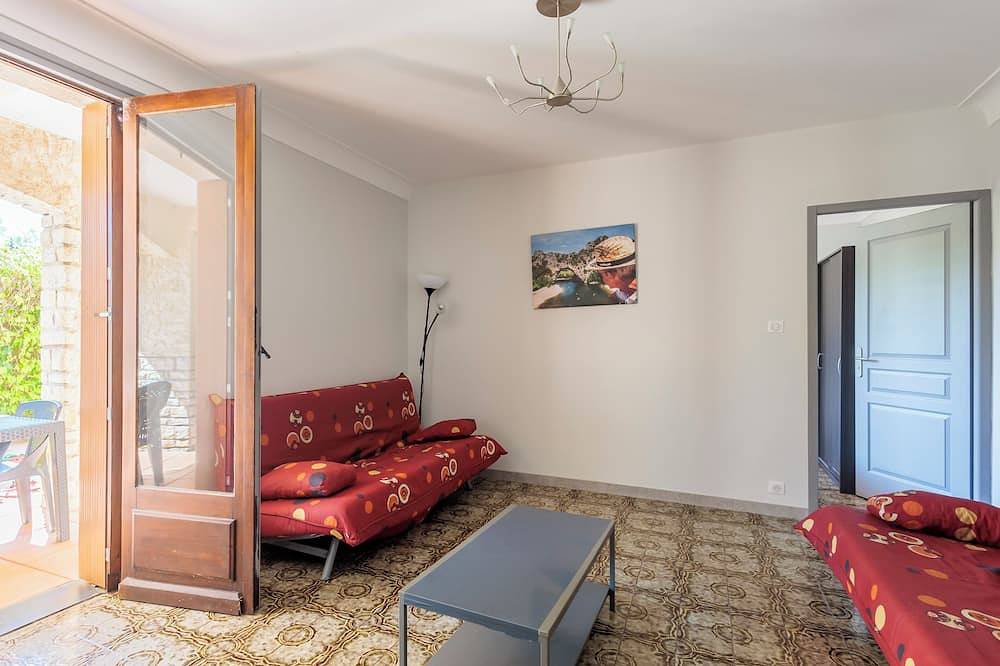 Belle maison avec 2 chambres pour 8 personnes au Camping les Paillotes à Ruoms in Ruoms, Ardèche
