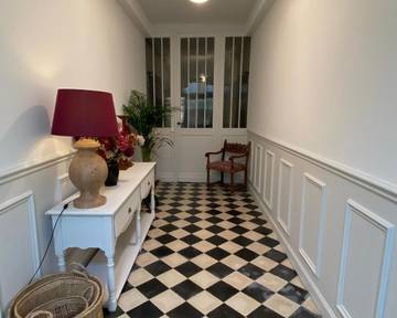 Location de vacances pour 7 personnes, avec vue ainsi que jardin et terrasse à Saint-Estèphe