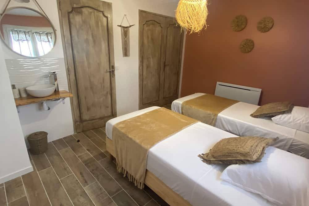 Maison Rénovée Avec Jardin in Fos-sur-Mer, Istres region