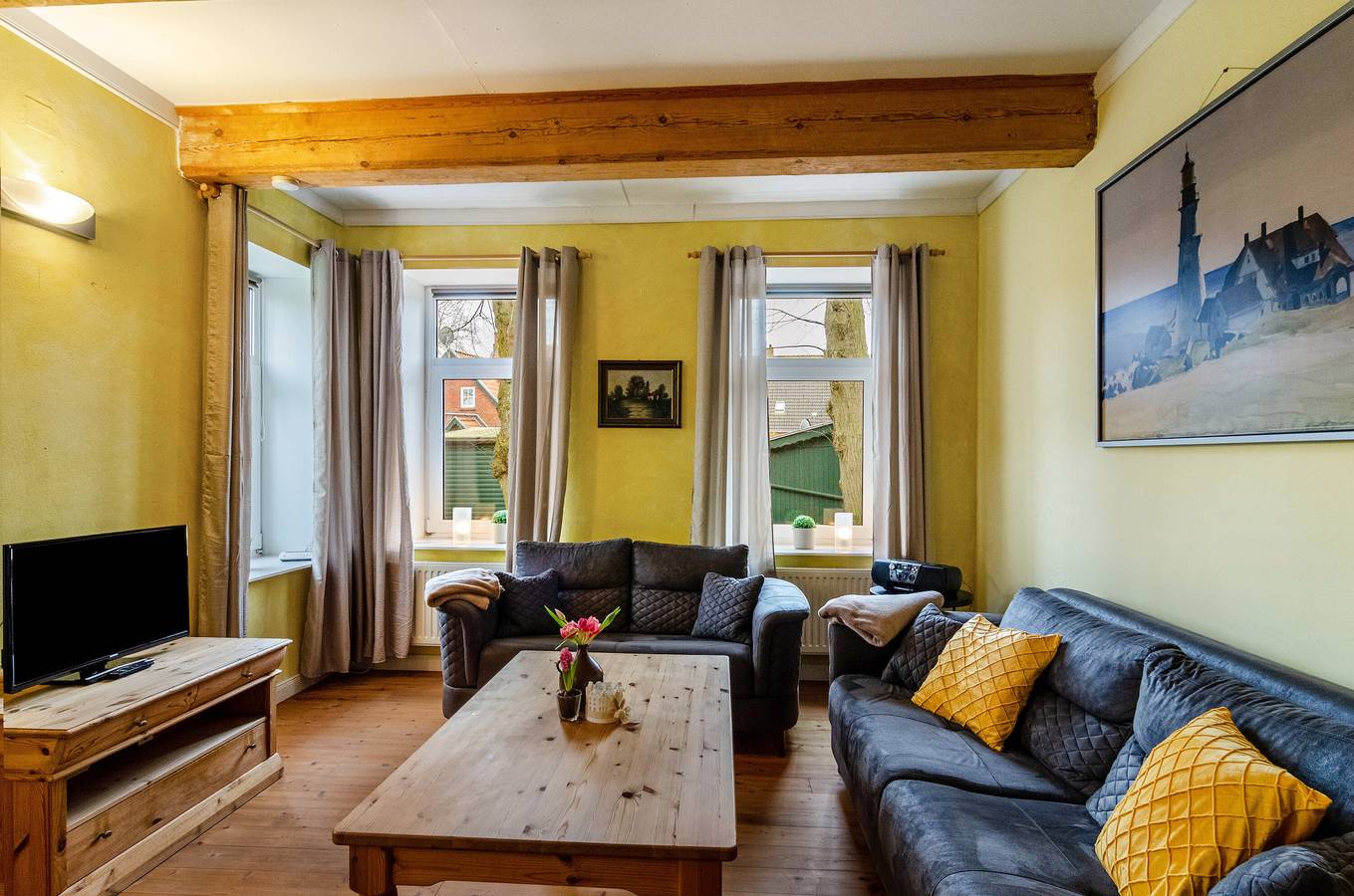 Ferienwohnung 'Gulfhof Oldersum 2' mit Terrasse, gemeinsamem Garten und Wlan — Bild 2