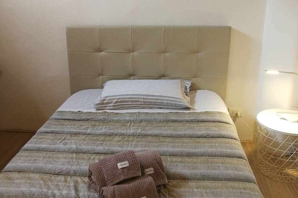 Entire apartment, Ca Pomposa bed & relax in Modena, Modena Province
