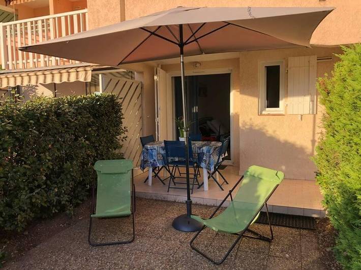 Location de vacances pour 4 personnes, avec Terrasse et Jardin ainsi que Piscine et Vue dans Agay