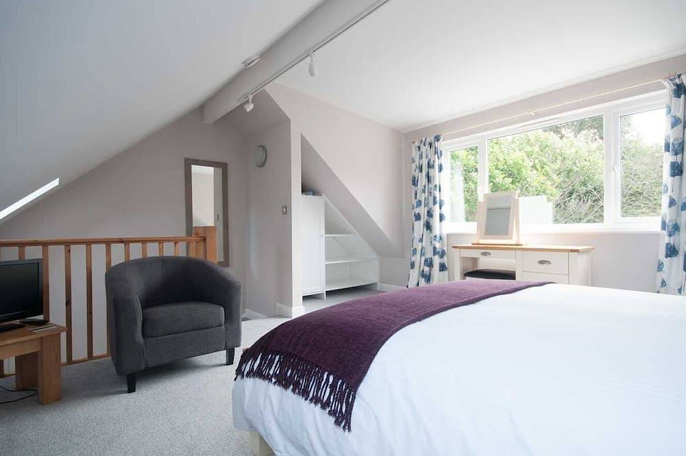 The Beach House, pet friendly, country holiday cottage in Crantock in Crantock, Cornwall